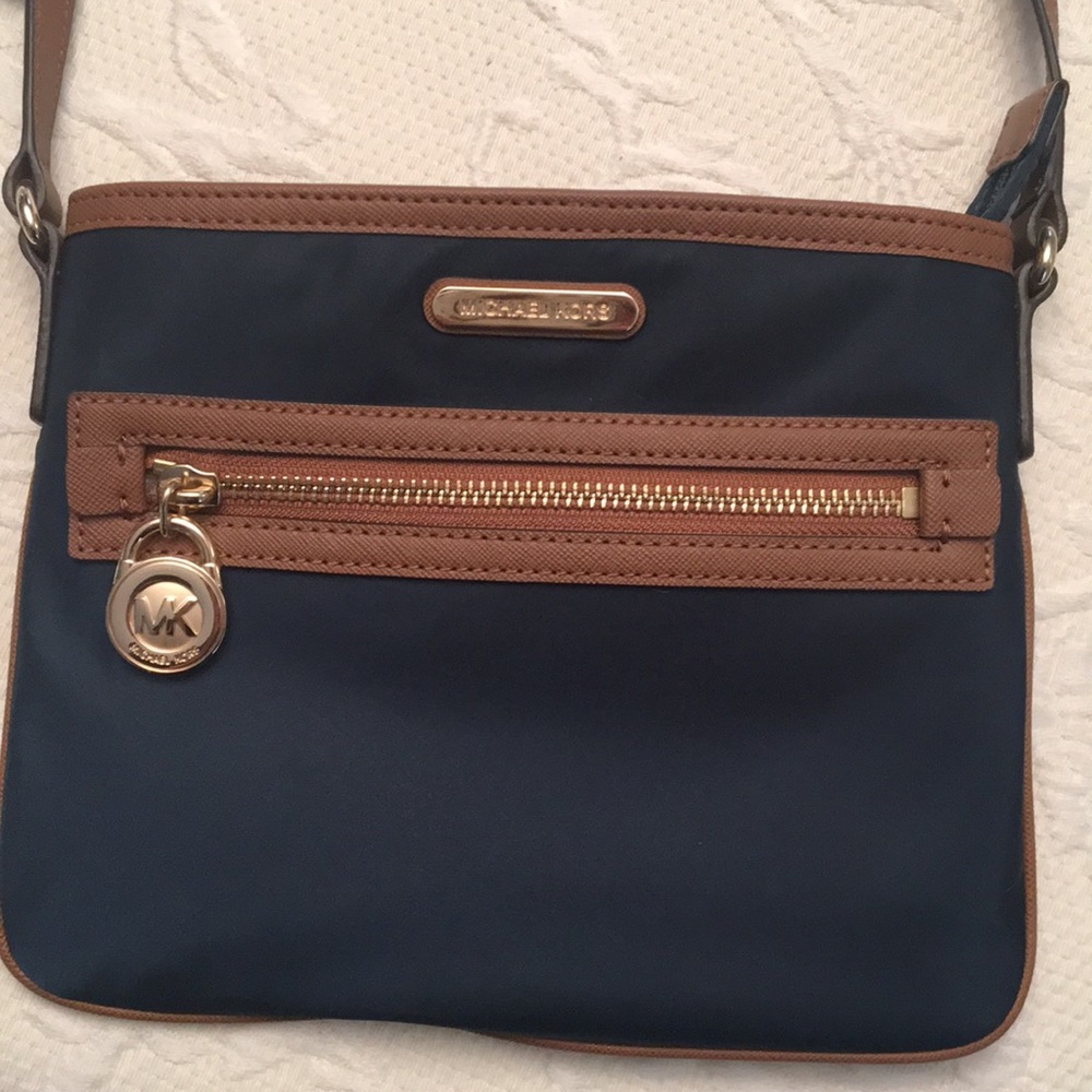 Michael Kors crossbody bag - Picture 2 of 3